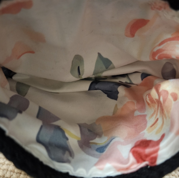 Frida Kahlo Handcrafted Floral Crochet Bag Set - Picture 13 of 16